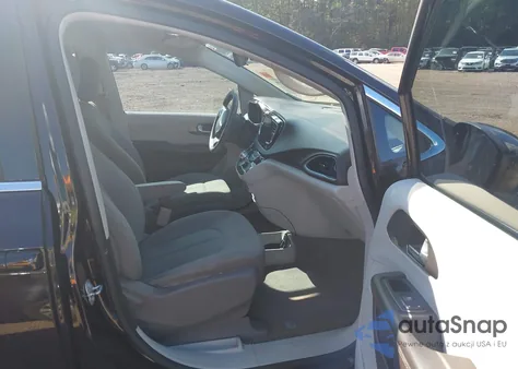 2017 Chrysler Pacifica Touring from USA, damaged, VIN 2C4RC1DG8HR704816